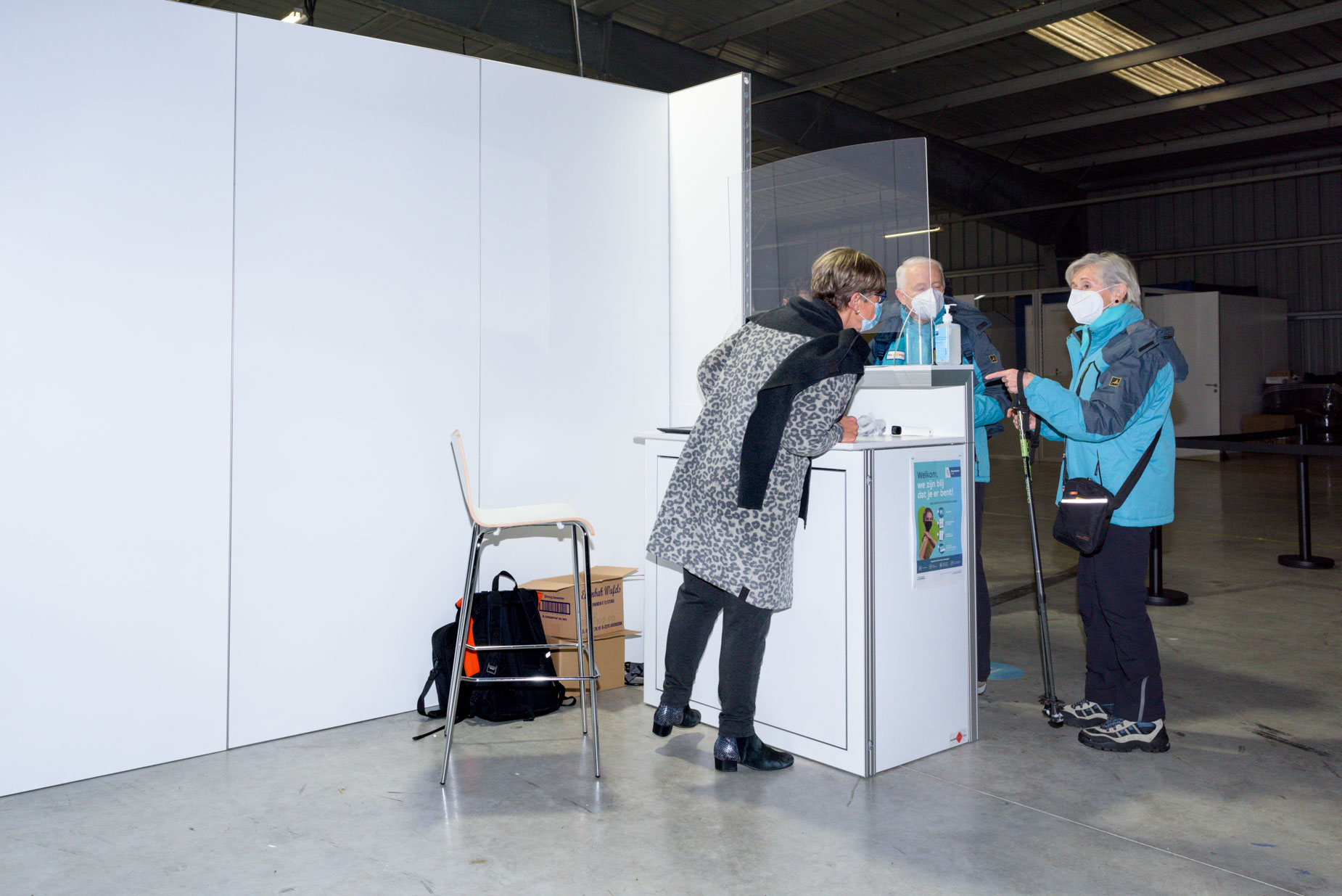 Dry-run vaccinatiecentrum in de NAVO-hallen van Weelde (be) | Sas Schilten Documentaire Fotografie