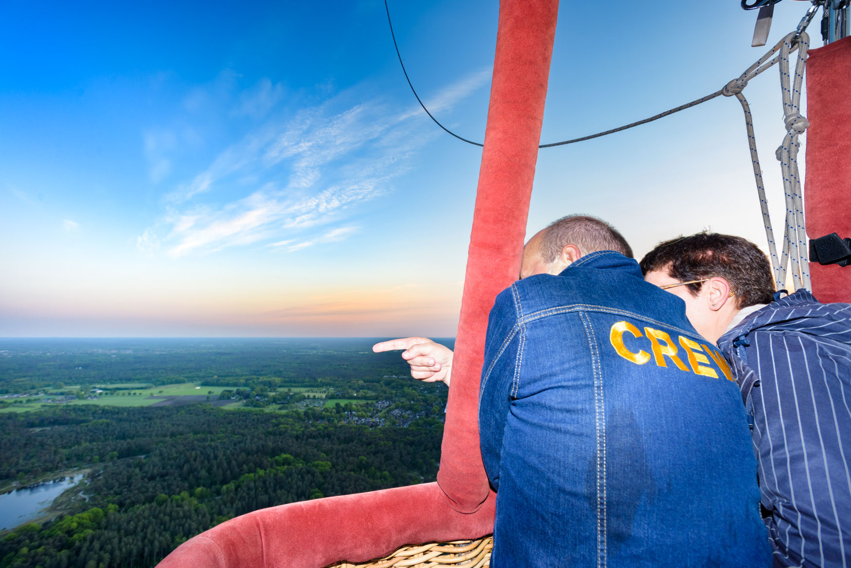 Uitzicht vanuit luchtballon in vlucht met de Brabant Deur luchtballon met Falcon Ballooning