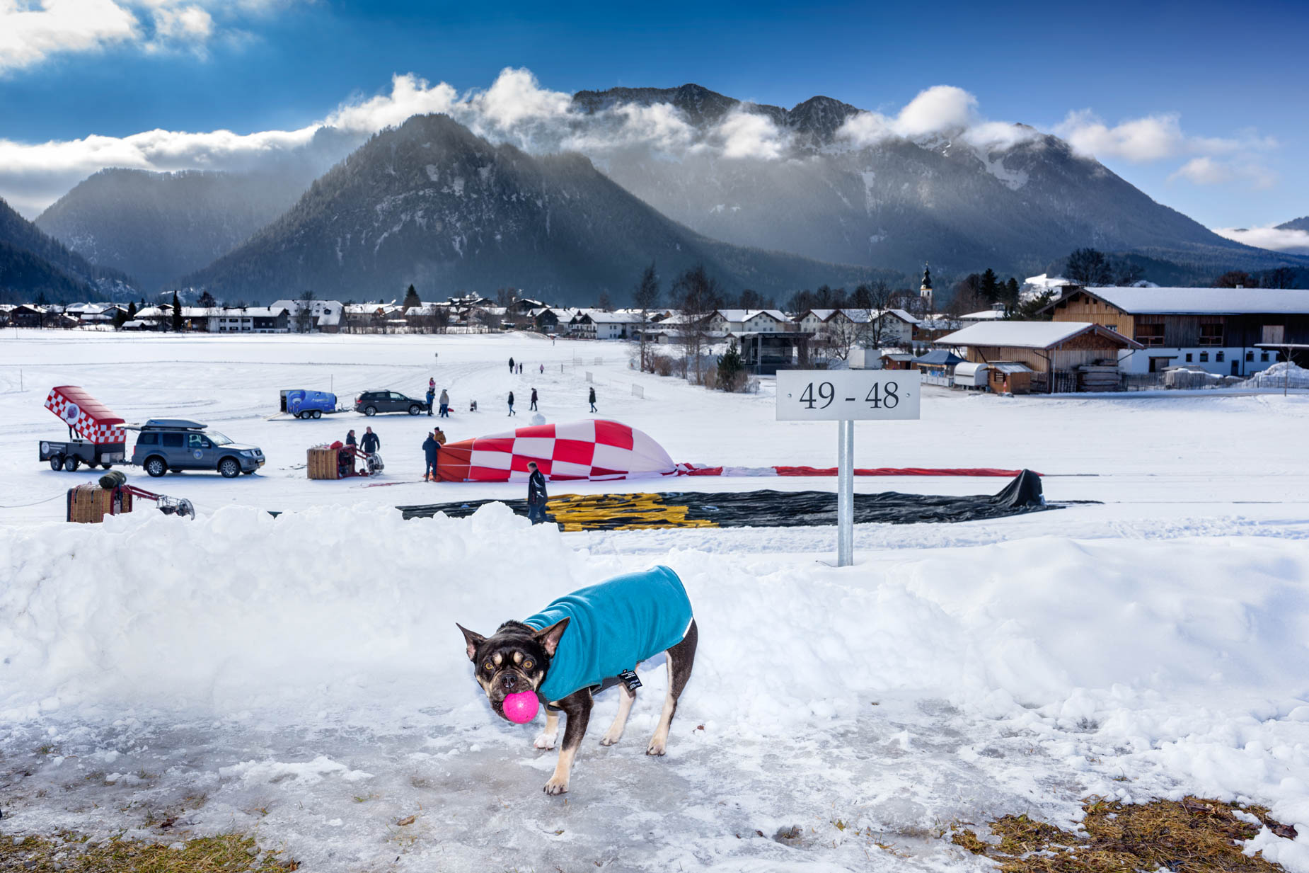 Met Falcon Ballooning in de sneeuw